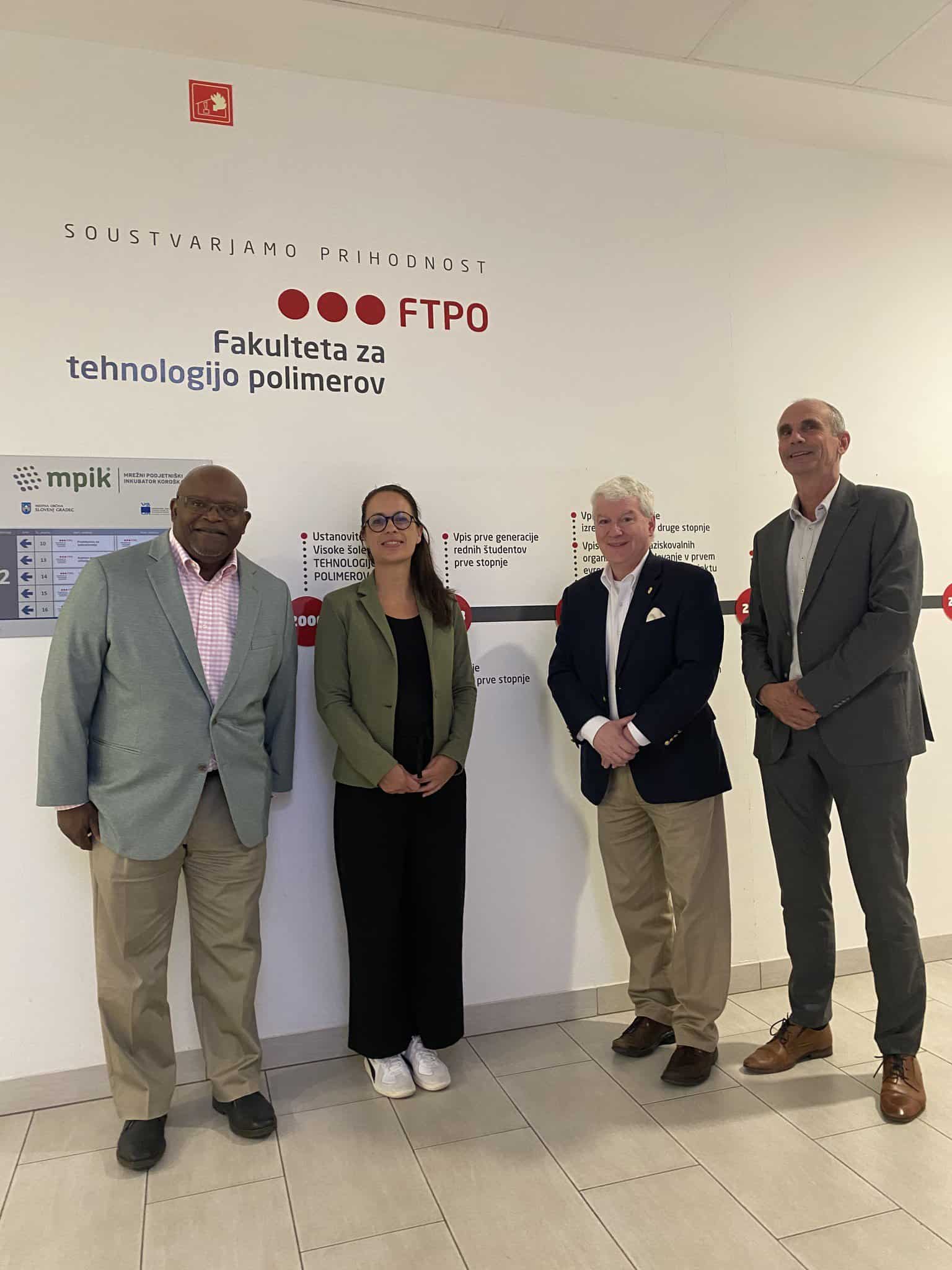 Fakulteto za tehnologijo polimerov obiskali predstavniki gospodarske zbornice iz mesta Akron