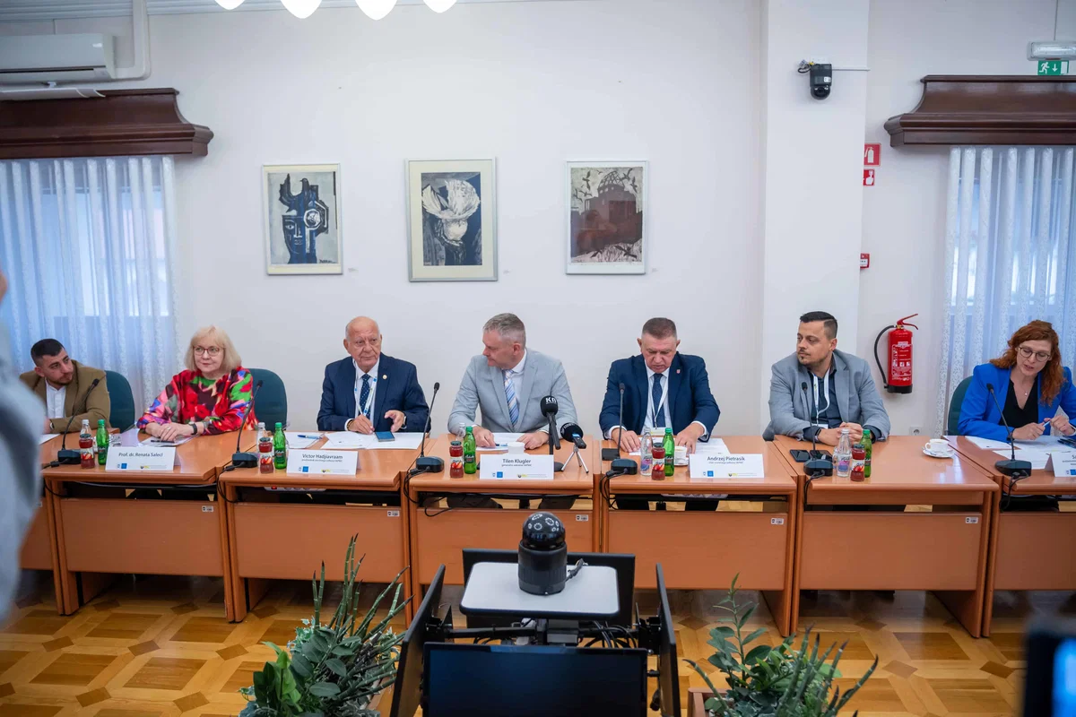 VIDEO IN FOTO: V Slovenj Gradcu skupščina mest glasnikov miru po treh letih premora znova v živo