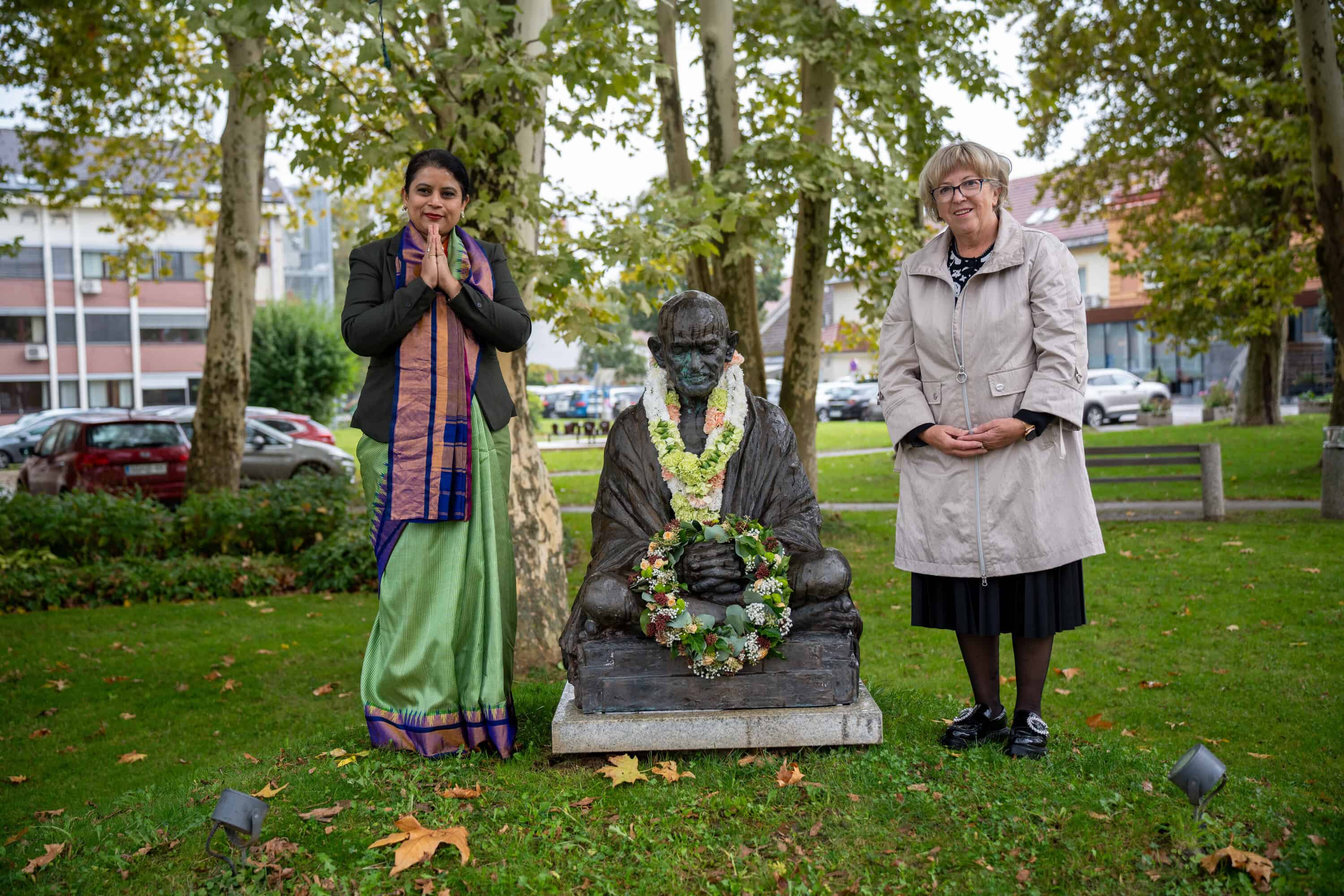 FOTO: V počastitev Gandhijevega rojstnega dne so v Slovenj Gradcu pripravili slovesnost