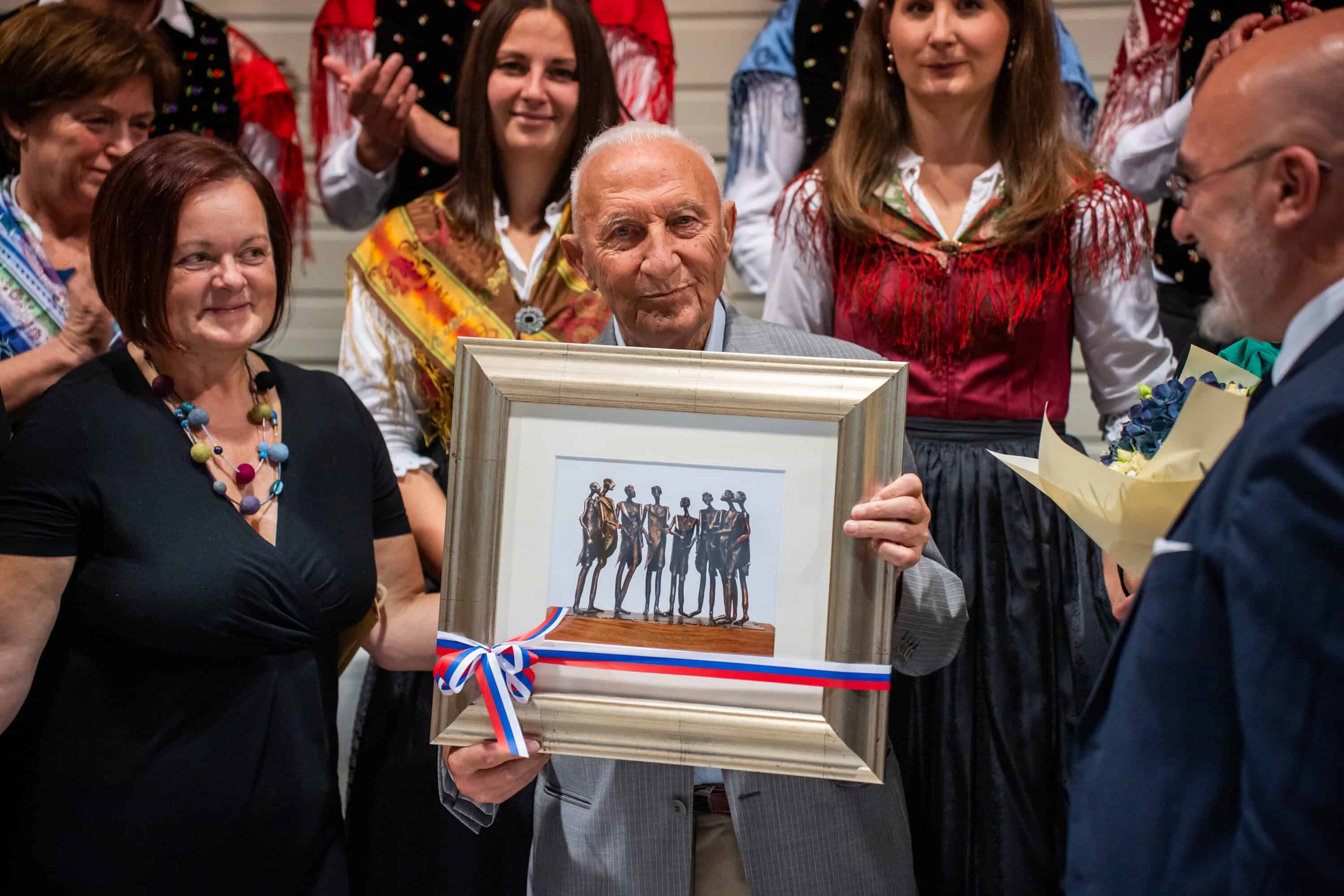 FOTO: Jože Leskovar je praznoval častitljivih 90 let z glasbenim koncertom