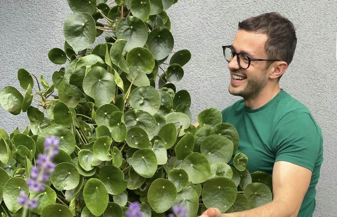 Botanist po srcu, korošec Jan Robin, bo na Ravnah predstavil svojo knjigo