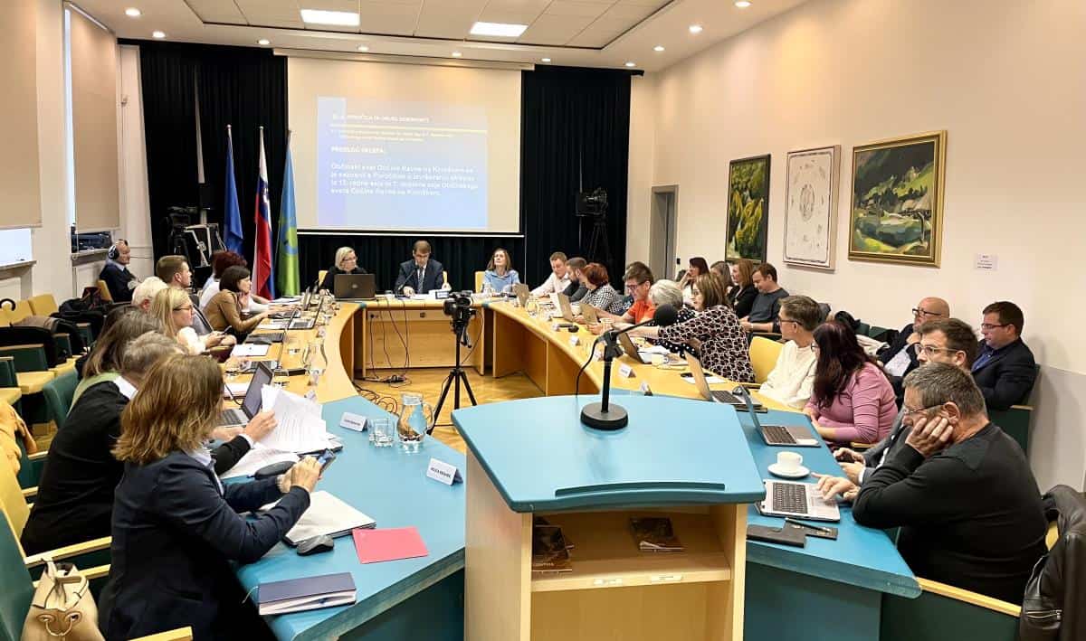 Svetniki na Ravnah potrdili projekt ''Ozelenitev mesta Ravne''