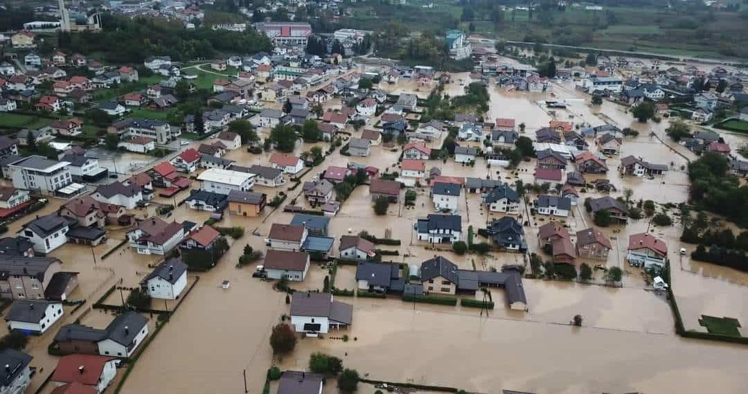 Zaradi obilnih padavin poplave v BiH, na Hrvaškem razmere pod nadzorom