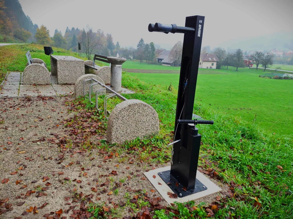 Nova servisna postaja za kolesa na kolesarski poti Štrekna