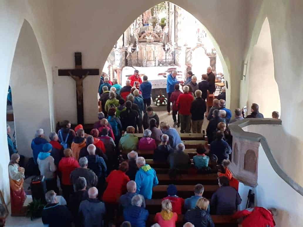 FOTO: Na Uršlji gori danes sveta maša, včeraj se je tam zbralo 120 Uršk