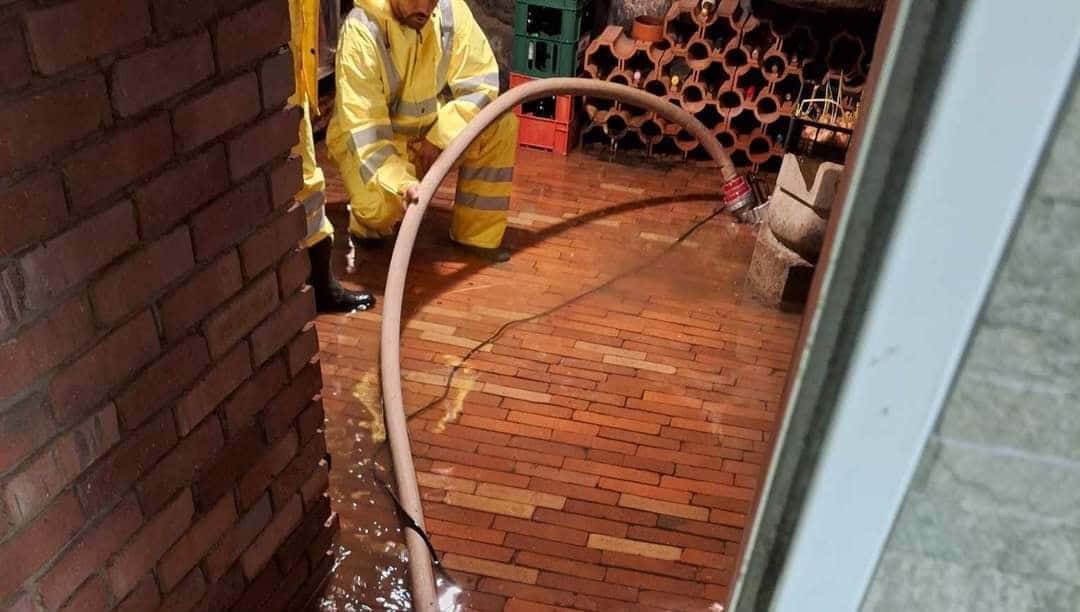 Meteorna voda povzročala težave v Vuzenici in Dravogradu ter okolici