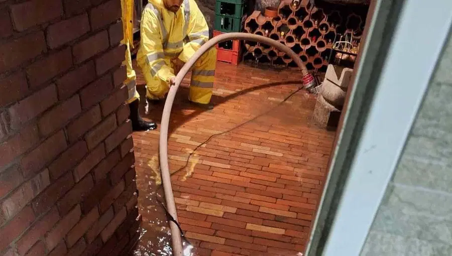 Meteorna voda povzročala težave v Vuzenici in Dravogradu ter okolici