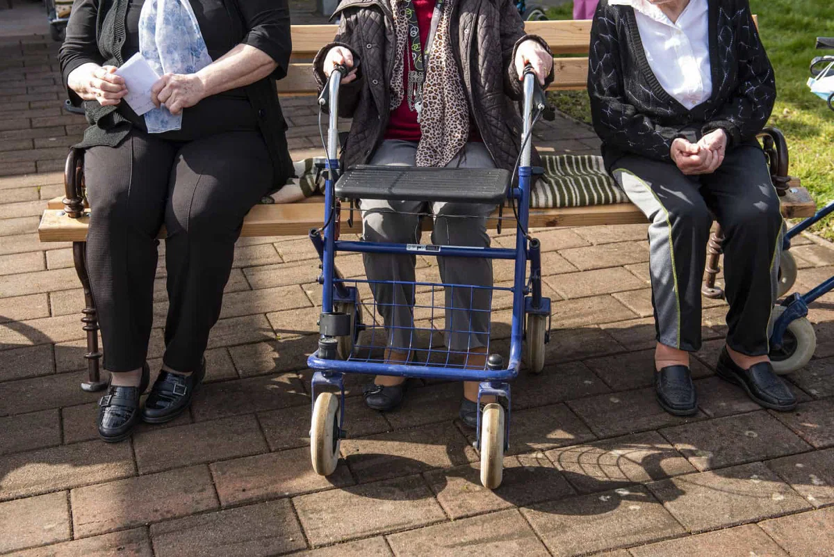 Pogajanja o pokojninski reformi za zaprtimi vrati, po mnenju strokovnjaka višanje starostne meje upravičeno