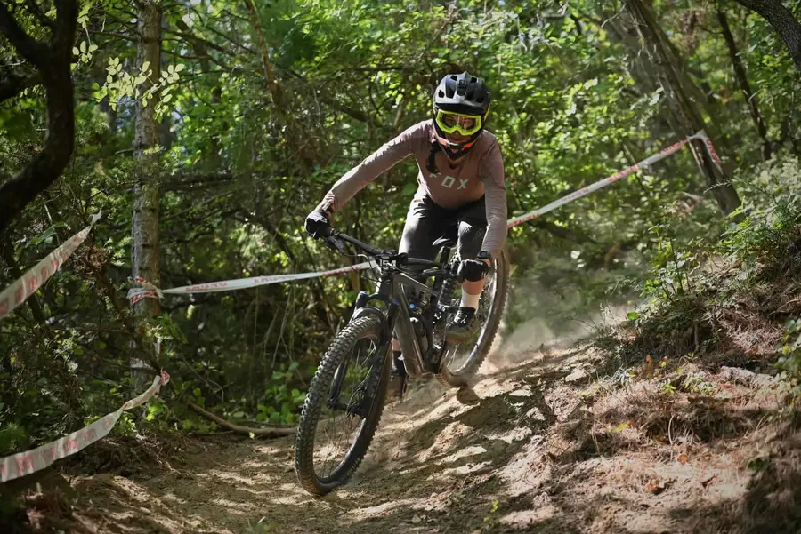 Štirje kolesarji kluba iz Raven prejeli priznanja za uspešno sezono 2023/24