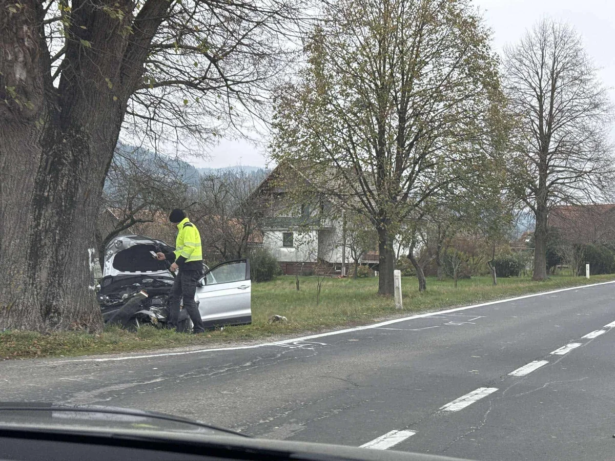 V Šmartnem je prišlo do hude prometne nesreče