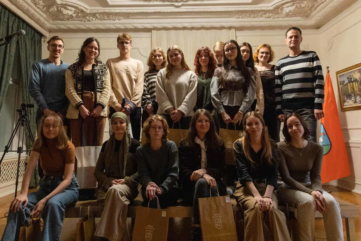 Zlata olimpijca 25. Pesniške olimpijade sta Amadeja Rek in Sandro Čeh (FOTO)