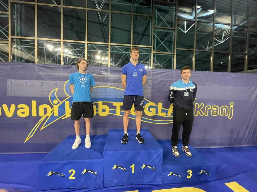 FOTO: Plavalni klub Fužinar prikazal odlično formo prvega dne na memorialu