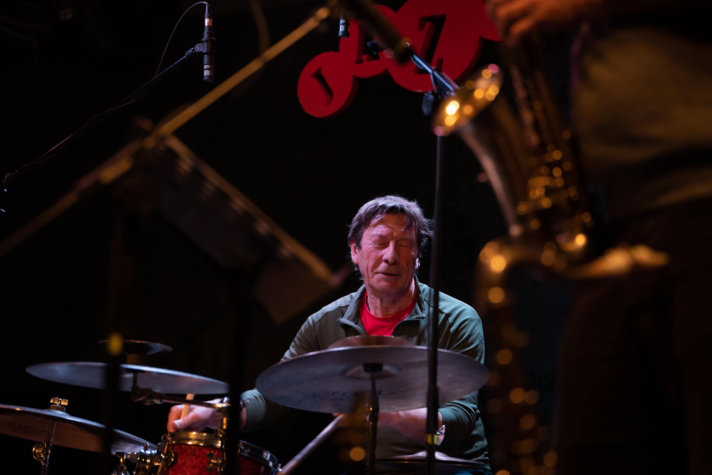 Za pogumen zaključek leta bo v okviru abonmaja Jazz Ravne poskrbel Zlatko Kaučič