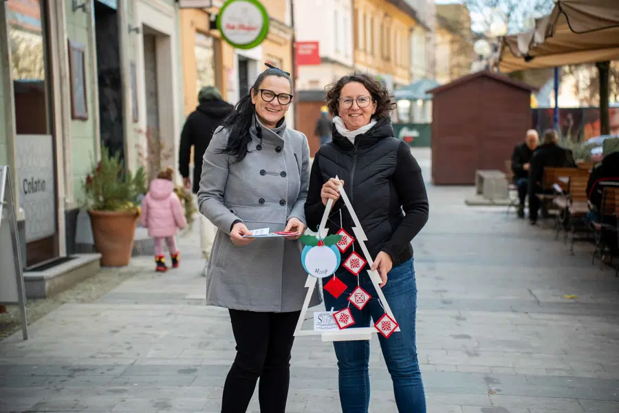V duhu prazničnega meseca je Podjetniški center pripravil posebna drevesca