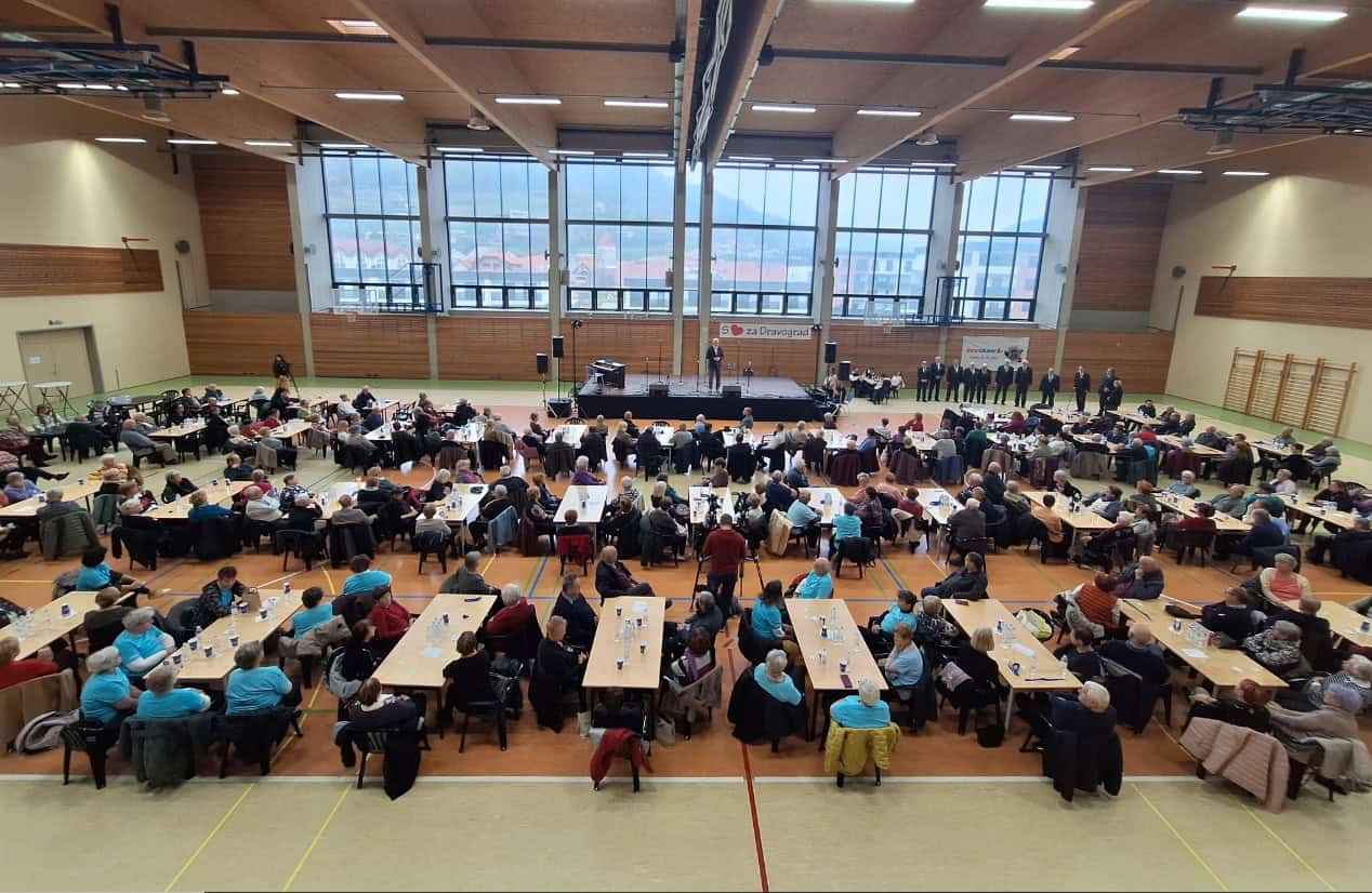 V Dravogradu je ob kulturnem programu potekalo srečanje starostnikov in invalidov (FOTO)