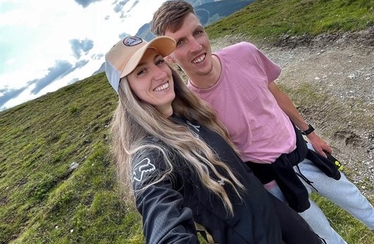 Uspešna sezona prinaša novo motivacijo in velike cilje za Roka in Marušo Naglič