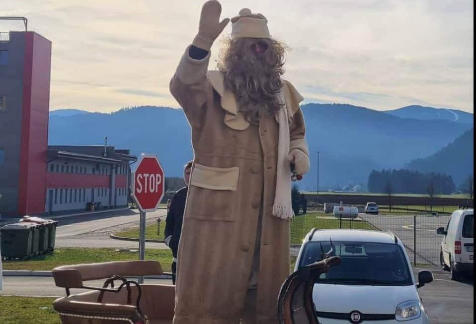 Za slavnostni prižig prazničnih luči v Radljah ob Dravi bo poskrbel Dedek Mraz