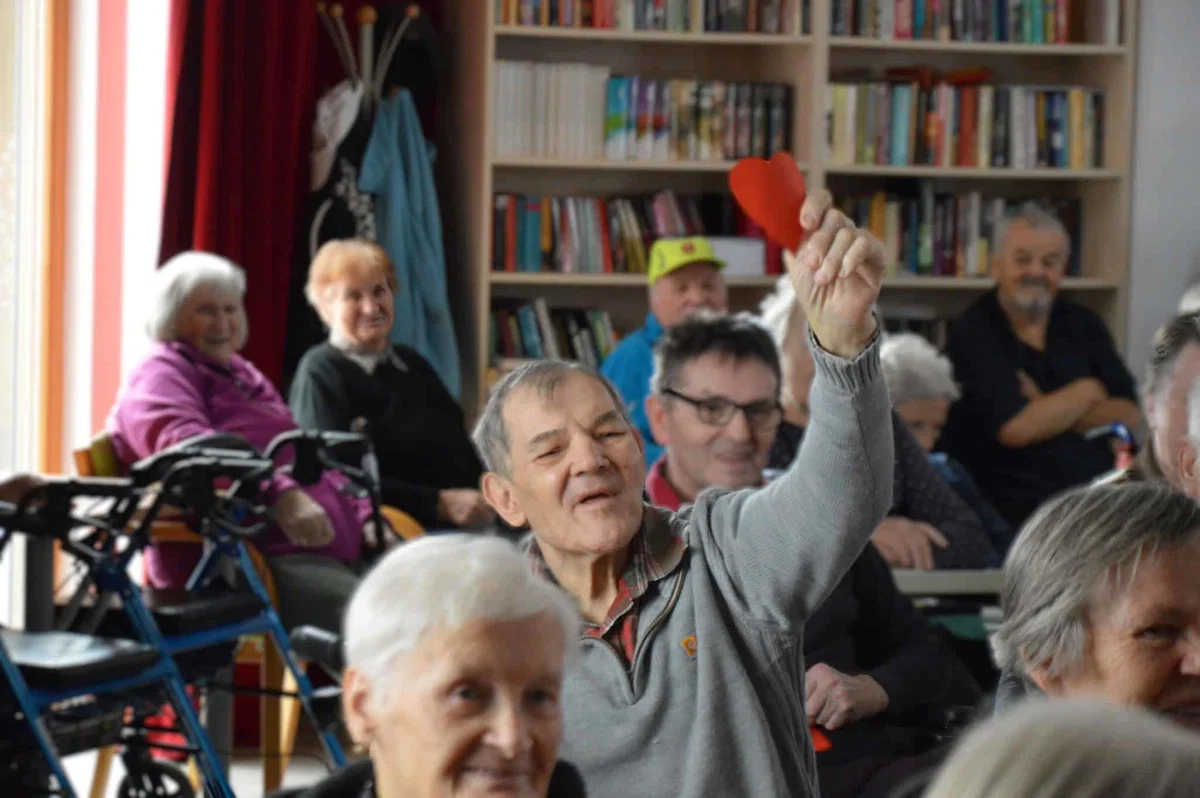 V Domu starejših na Fari so praznovali 23. obletnico, otvorili ambulanti in pričeli znova kuhati v domski kuhinji (FOTO)