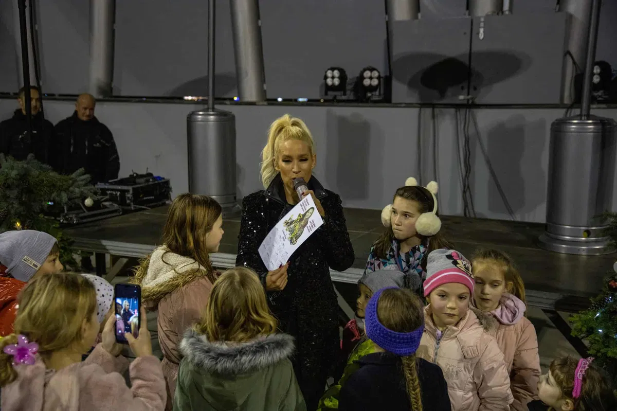 FOTO: V Dravogradu so z otvoritvijo drsališča vstopili v praznični december