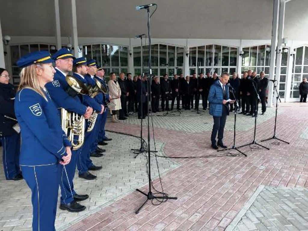 FOTO: Danes je pri pokopališču Barbara potekala komemoracija ob dnevu spomina na mrtve