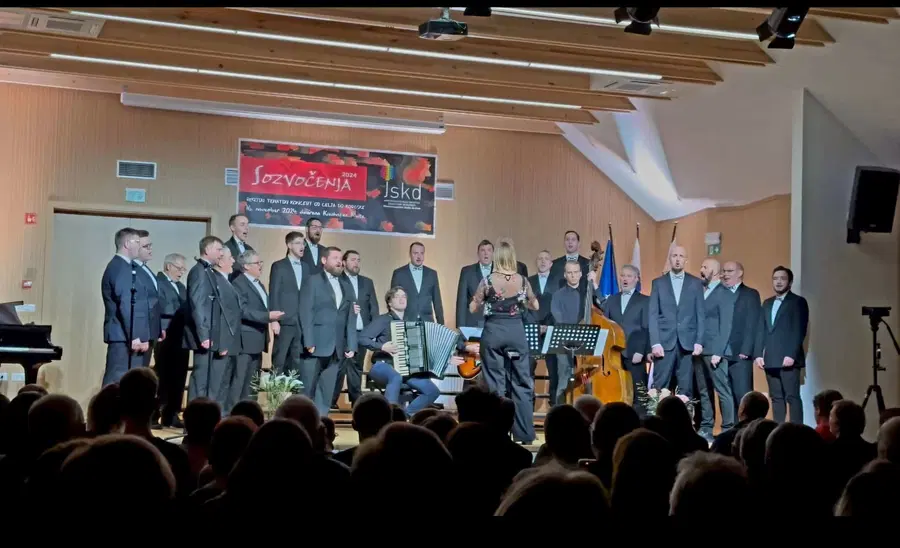 Na regijskem tematskem koncertu v okviru Sozvočenj glavna nagrada v roke MoPZ Vres Prevalje