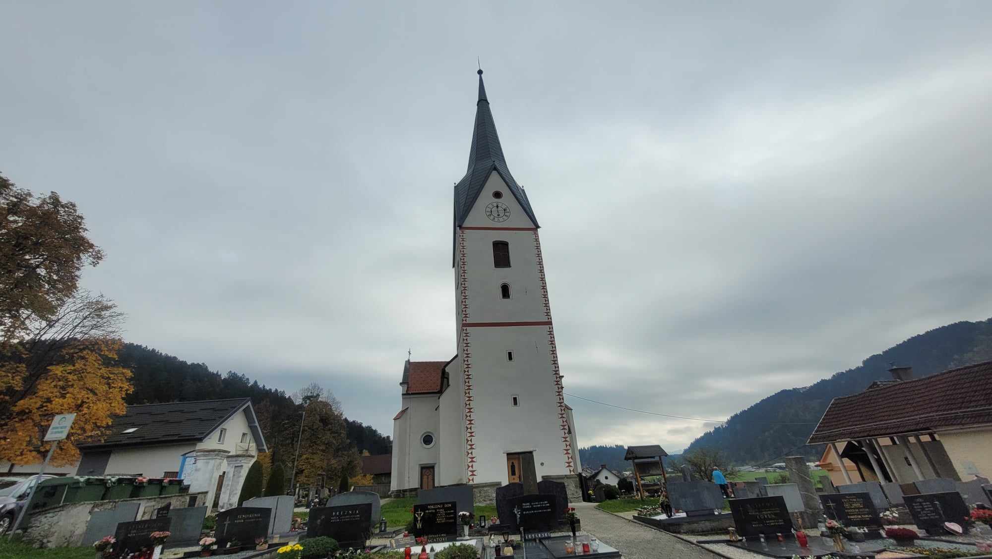 Današnji praznik bo namenjen spominu na pokojne