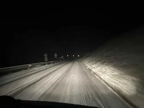 Koroška v primežu sneženja in močnega vetra, ponekod možen snegolom 