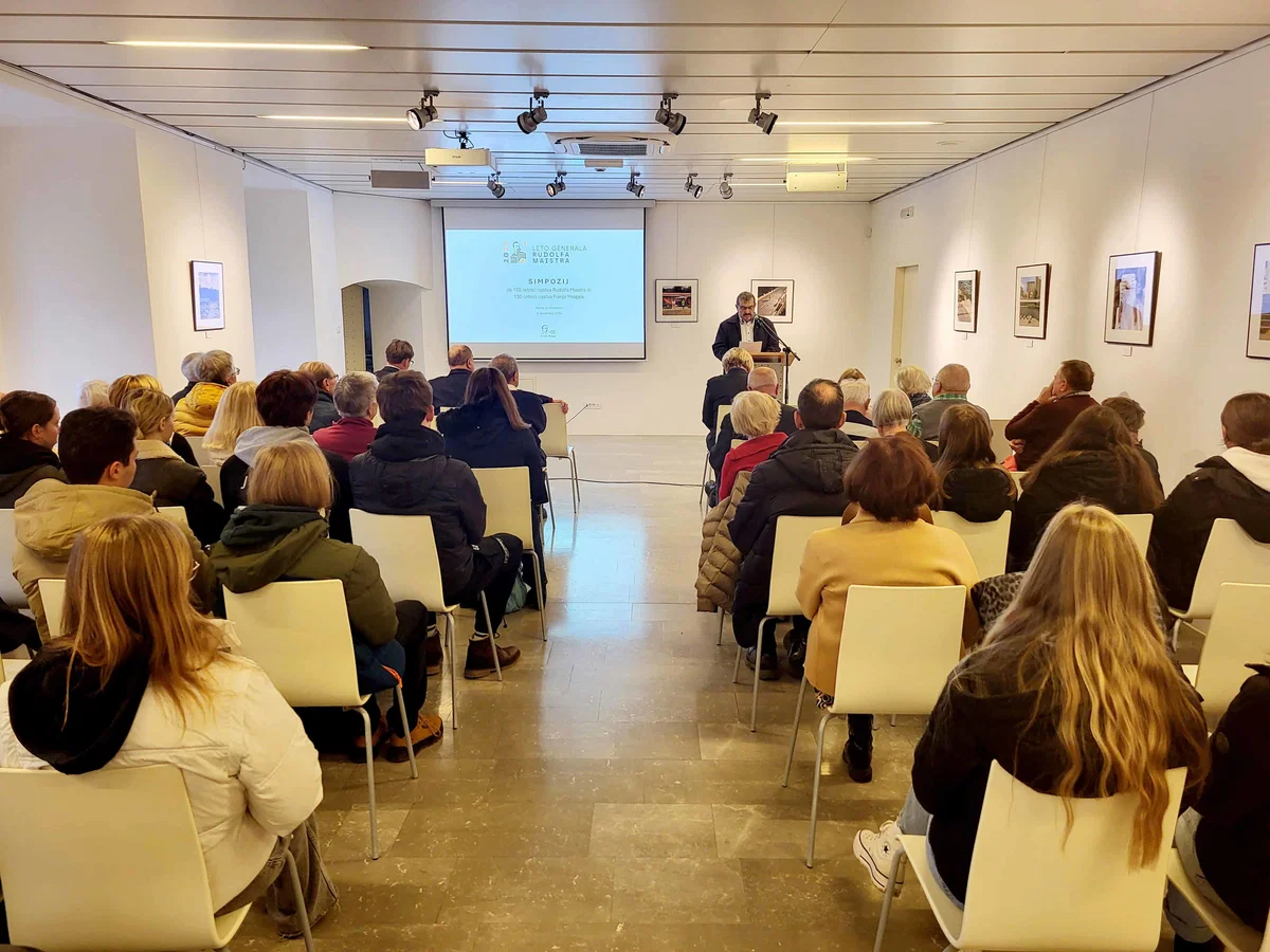 Na Ravnah na Koroškem simpozij v počastitev Maistrovega leta