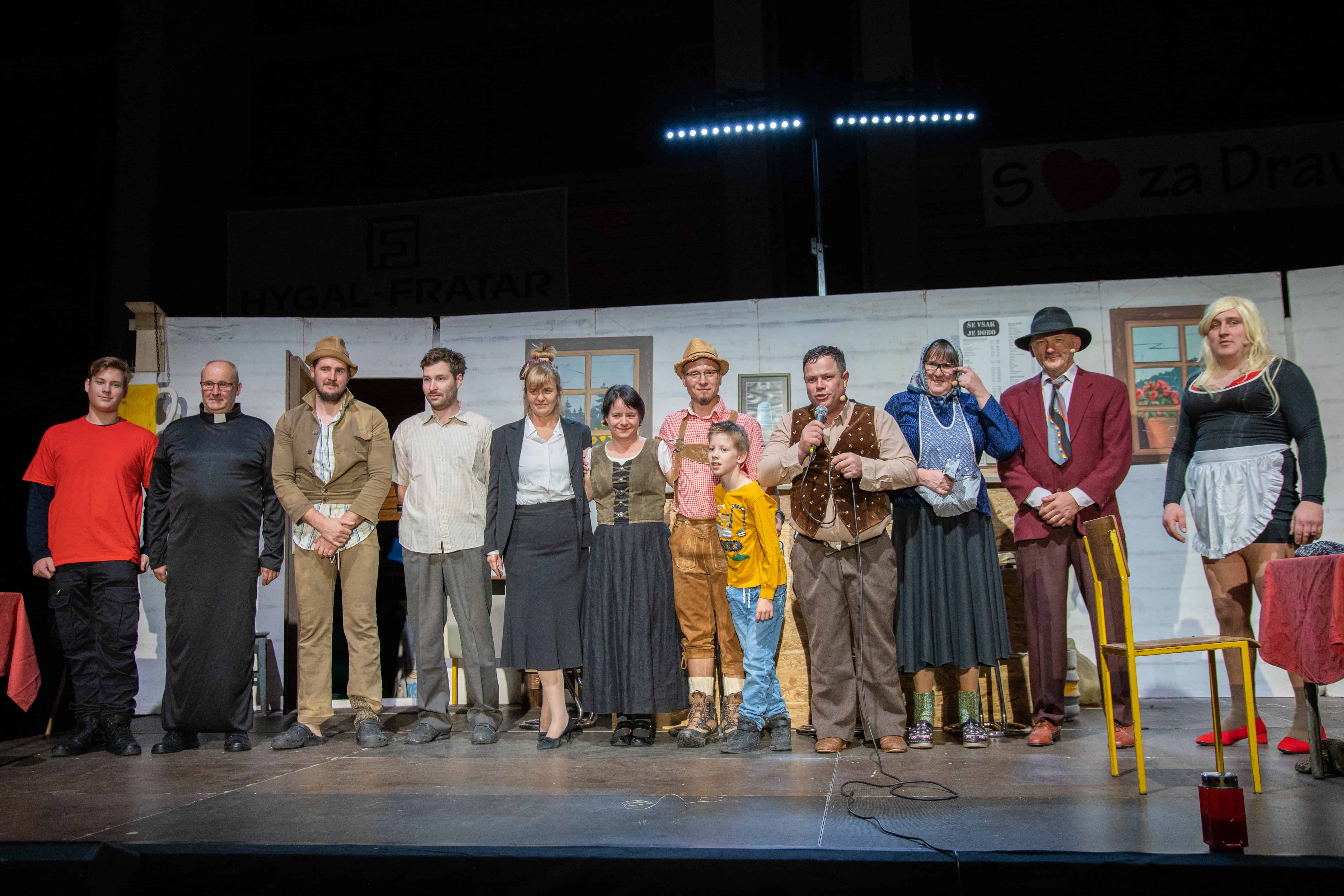 FOTO: Odličen Kimperk teater s smehom napolnil dvorano Špic D