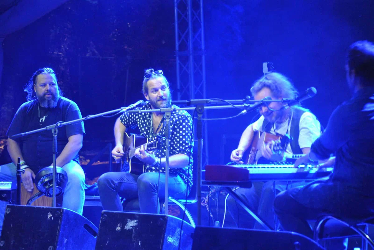 Nocoj bodo za čustven večer poskrbeli Hamo &amp; Tribute 2 love v Večnamenski dvorani Kotlje