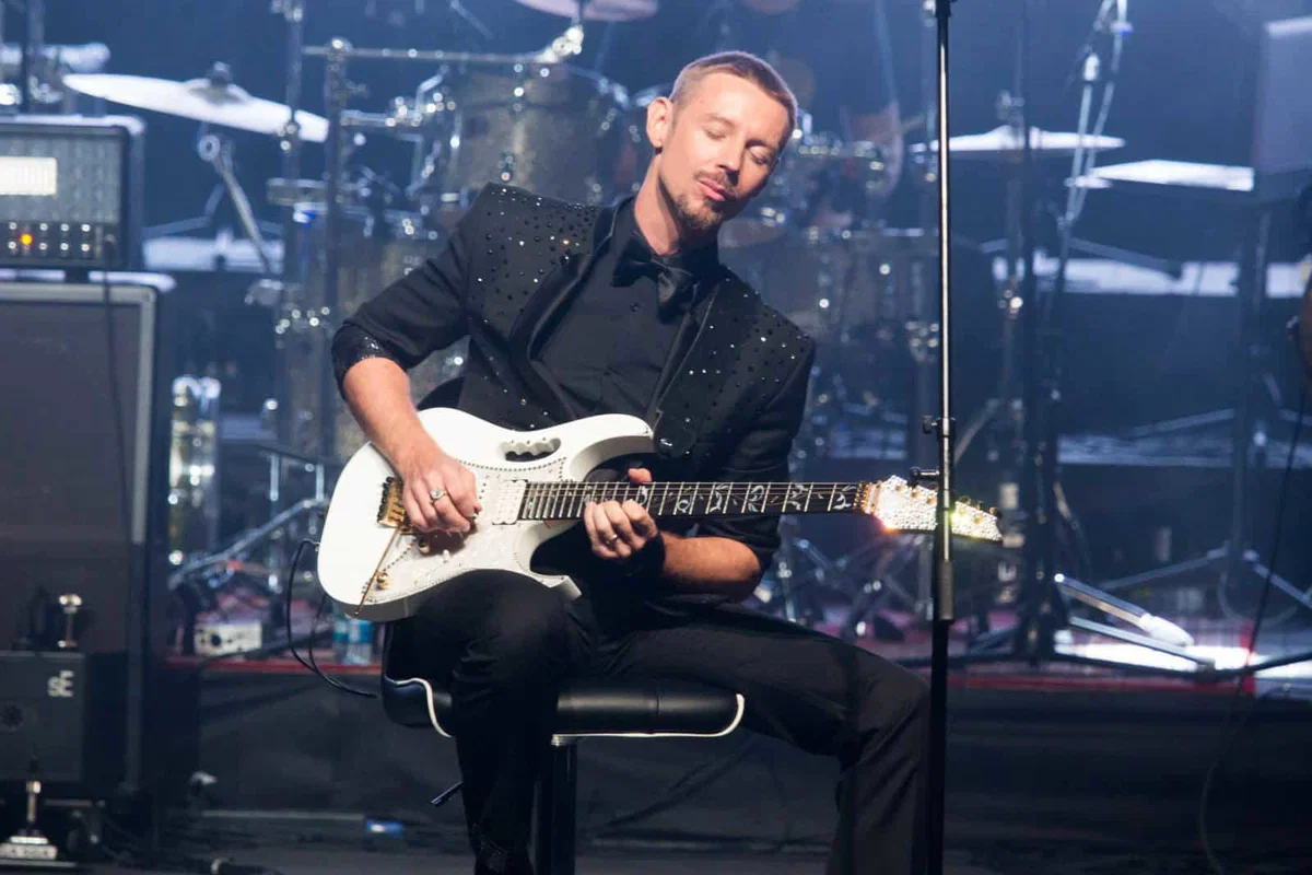 SoulGreg Artist poletni hit Brajde in zimsko himno Schatzi preoblekel v rock verzijo