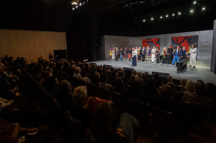 Koroški gledališki abonma vas bo v četrtek navdušil s predstavo Hotel