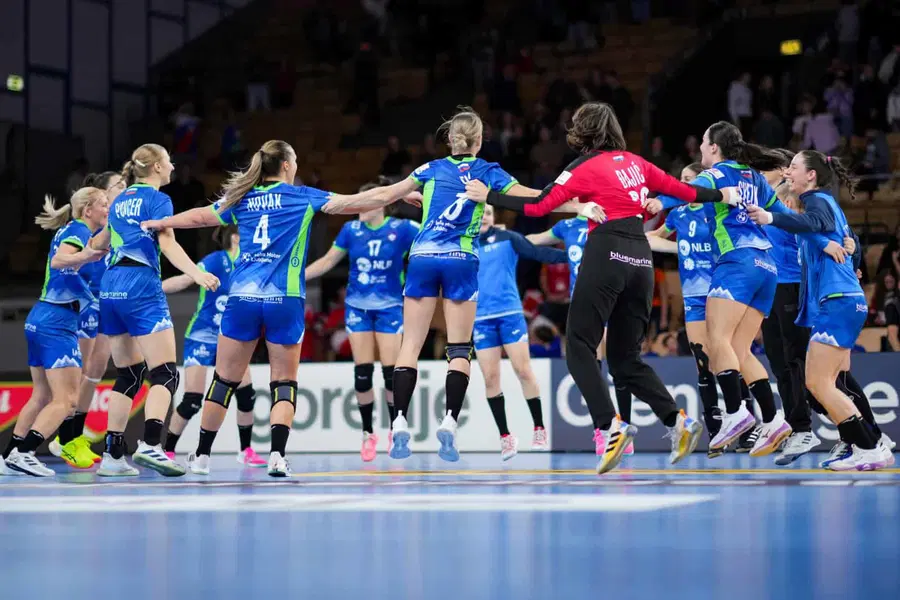Slovenske rokometašice premagale Avstrijo in se uvrstile v drugi del EP