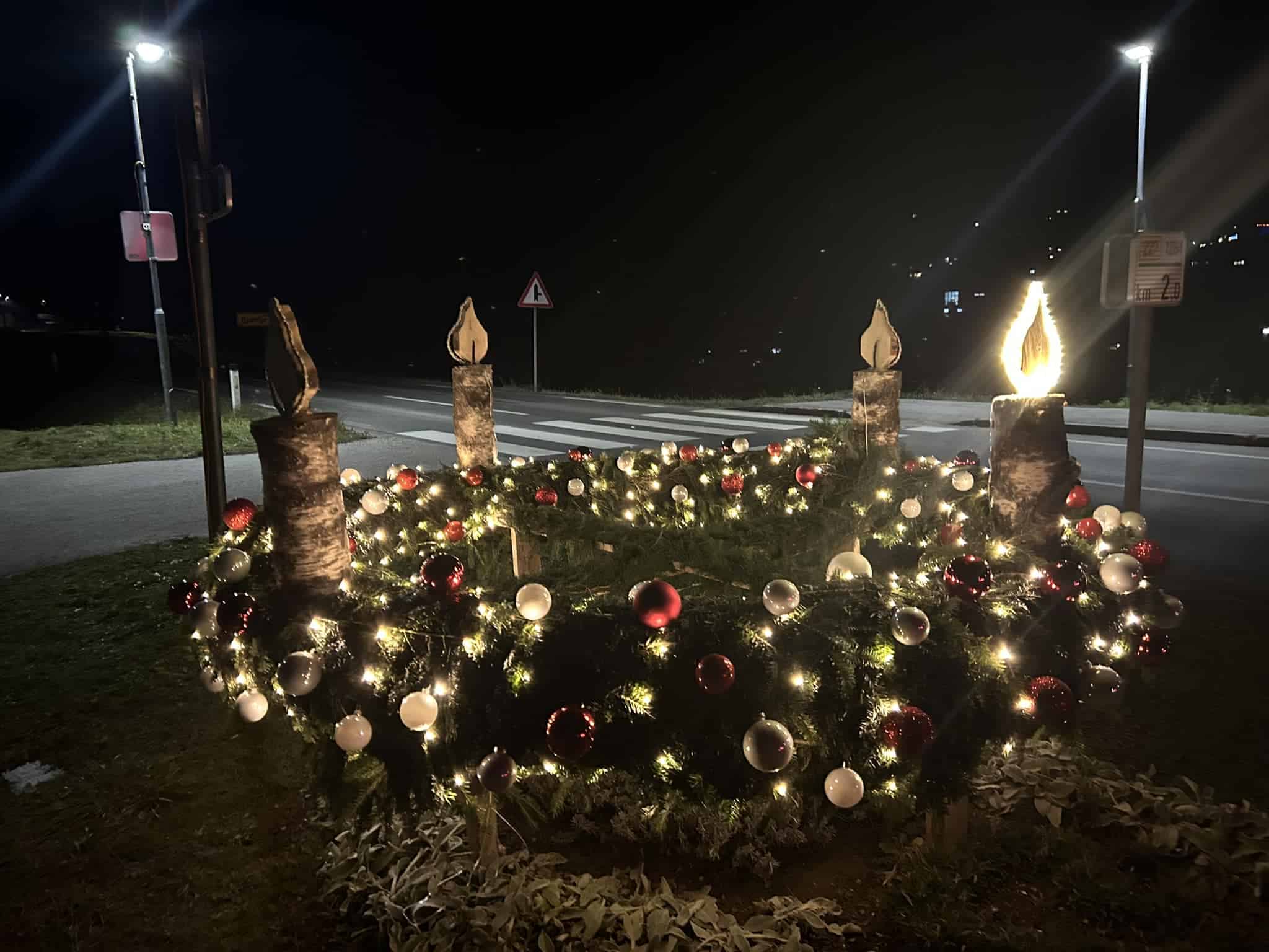 Ustvarjalci s srcem poskrbeli tudi za praznično, adventno okrasitev na Brdinjah