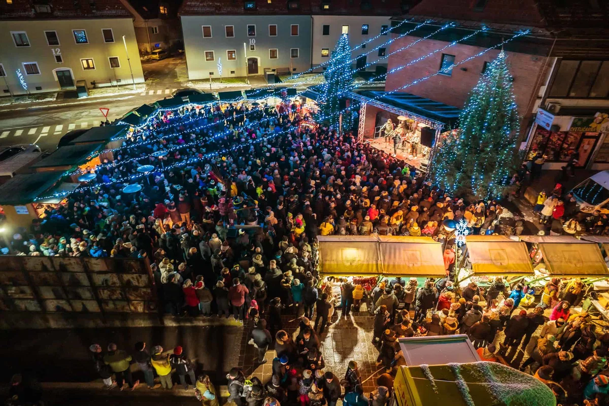 Odštevajte do novega leta na Mestnem platoju Ravne