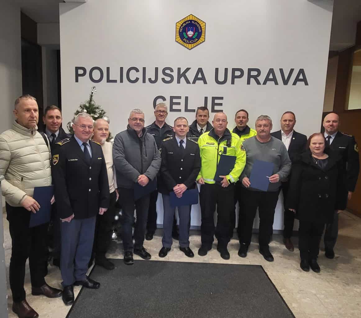 FOTO: Na PU Celje včeraj podelili spominske plakete sodelavcem, ki gredo v zaslužen pokoj