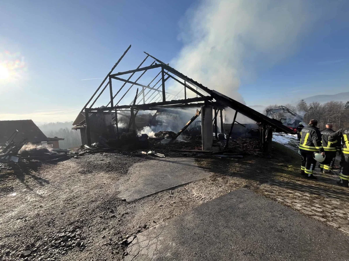 V včerajšnjem požaru v Spodnjem Grušovju sta bila v celoti uničena dva objekta, prosijo za pomoč