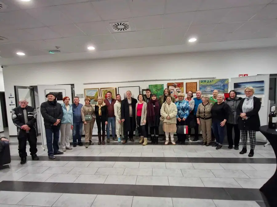 Kulturno povezovanje skozi ustvarjalnost: Na ogled razstava Območne ljubiteljske likovne sekcije Mislinjske doline #foto