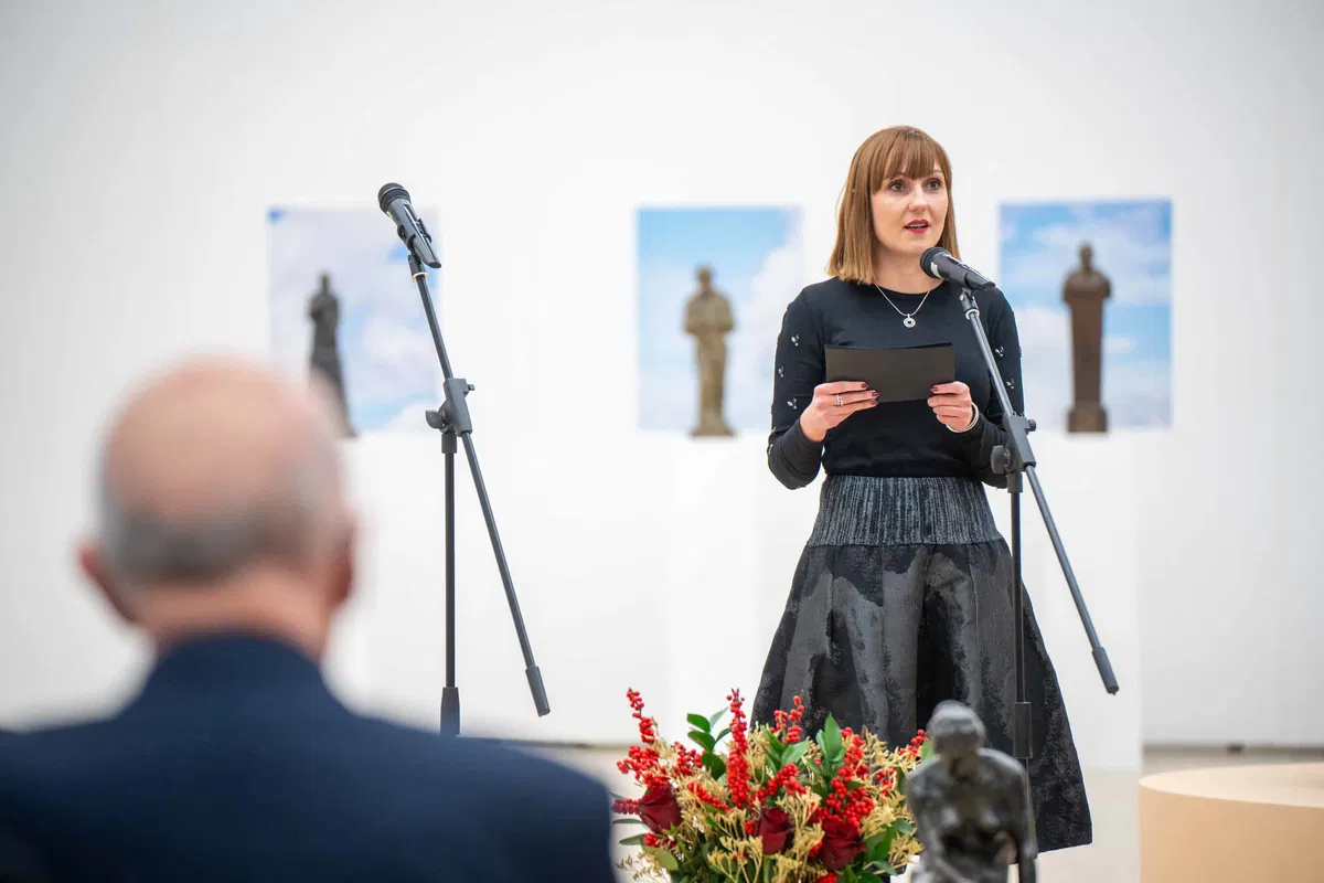 FOTO: V KGLU Slovenj Gradec slovesno otvorili razstavo Franc Berneker: Okamenele sanje