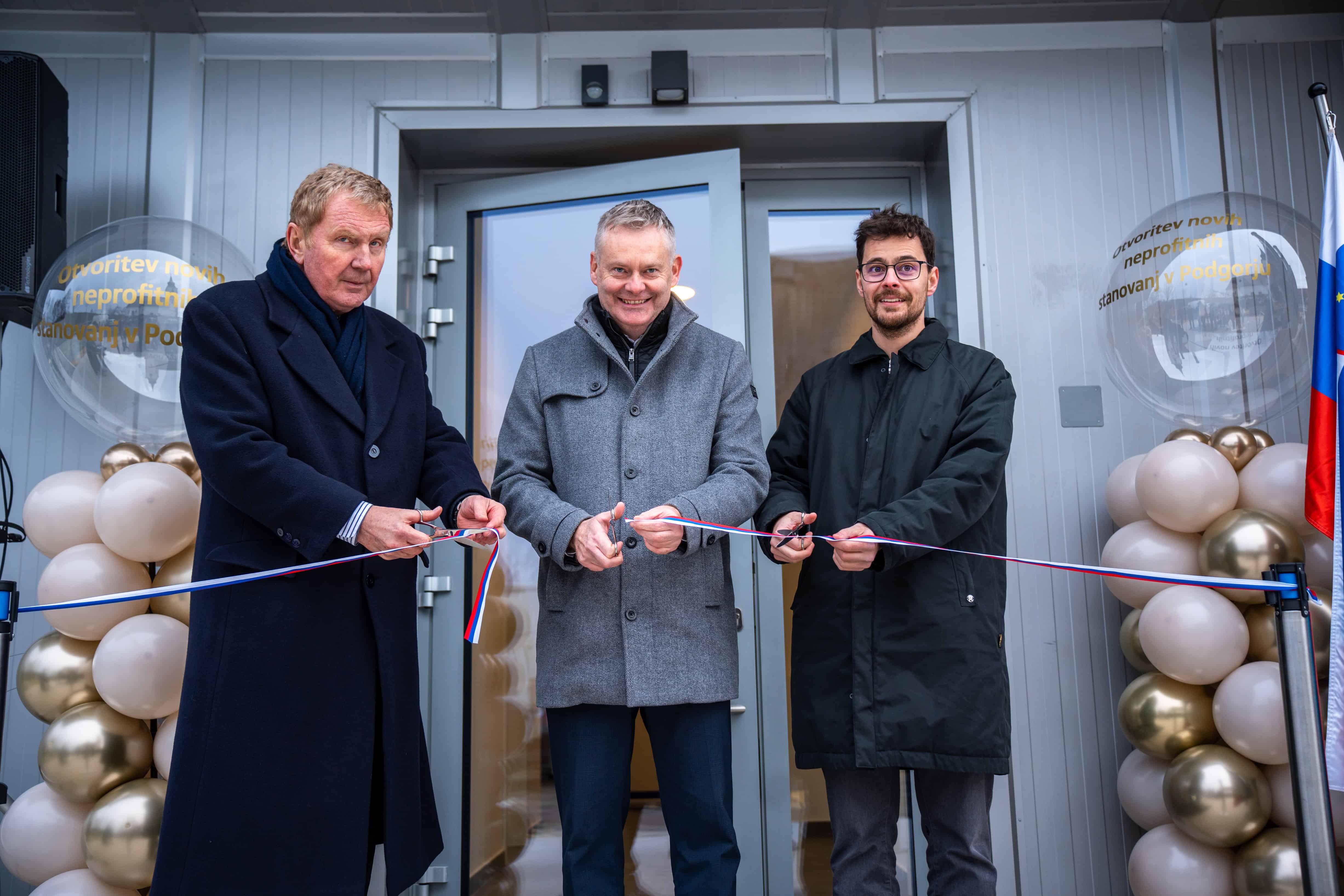 VIDEO in FOTO: V Podgorju predali namenu sedem neprofitnih stanovanj