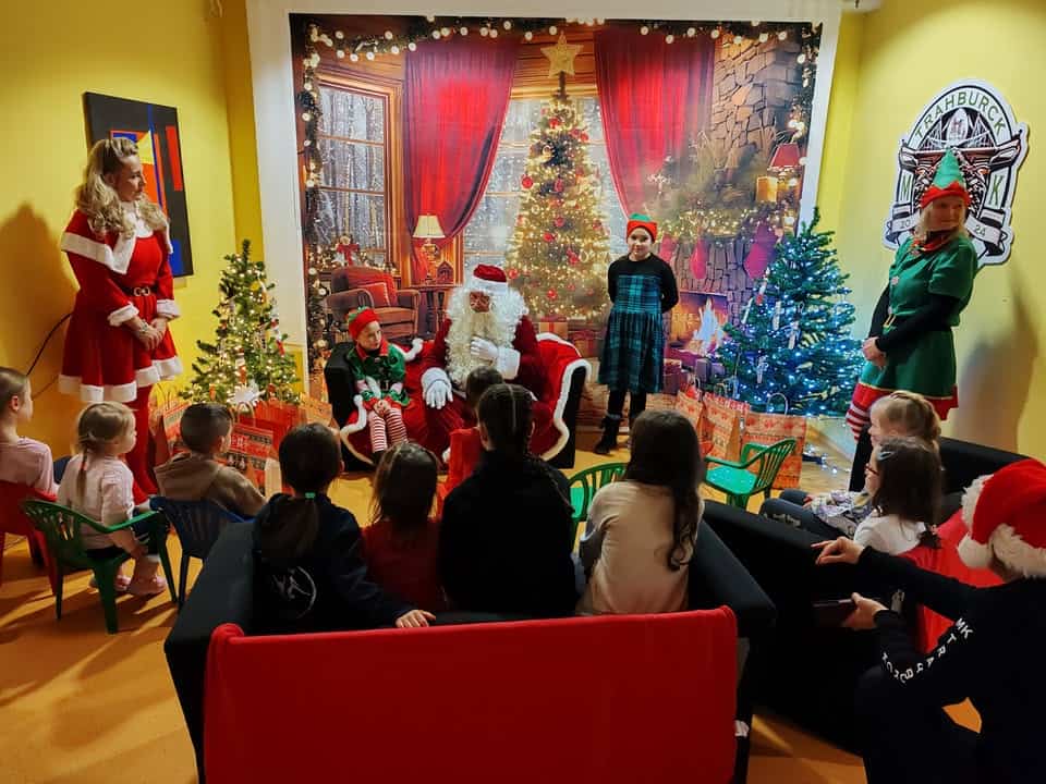 FOTO: Božiček je obdaril otrok članov MK Trahburck v Dravogradu