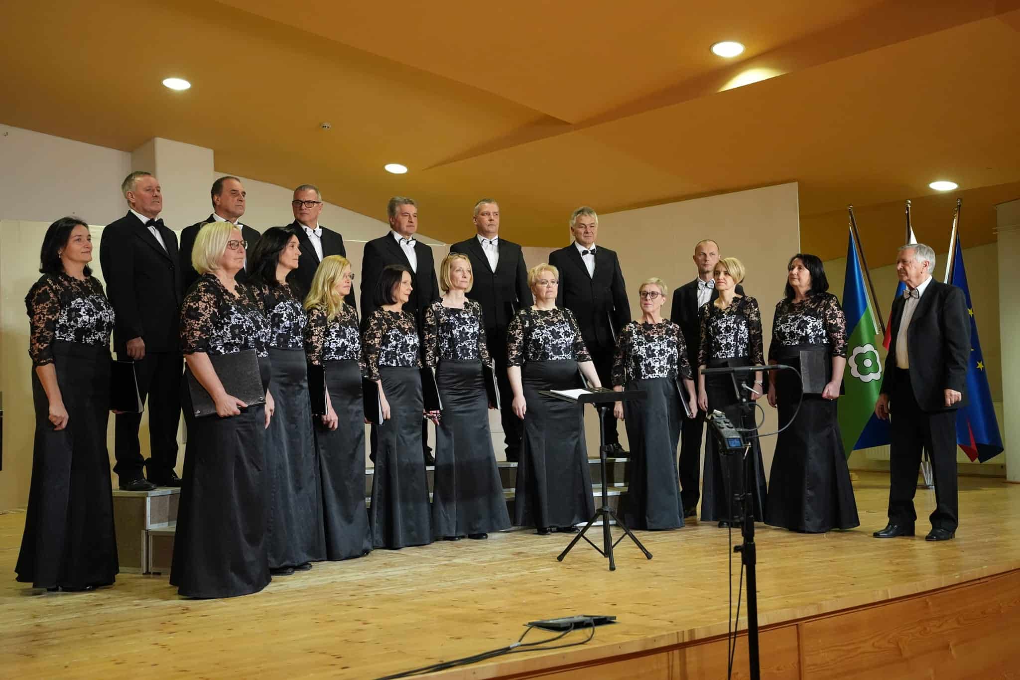 Carinthia Cantat vas danes vabi na zakuhan koncert v Pravljično vas v Slovenj Gradec