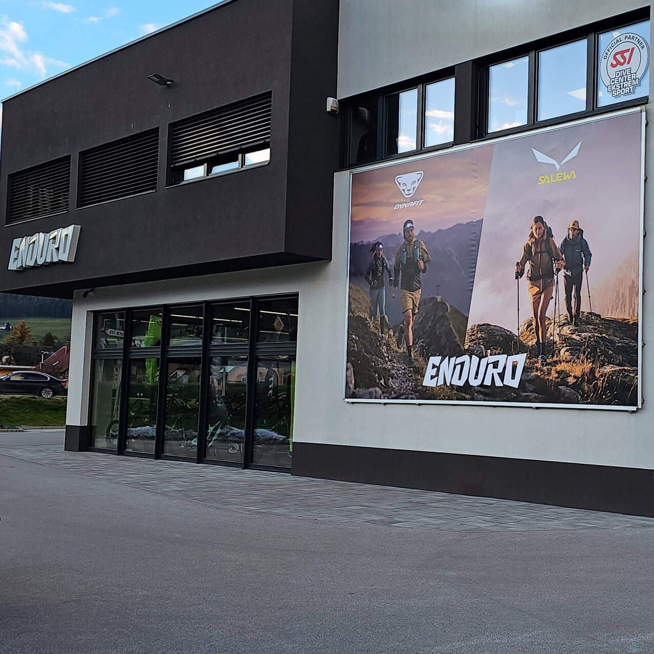 Z Enduro trgovino do lepih božičnih nagrad