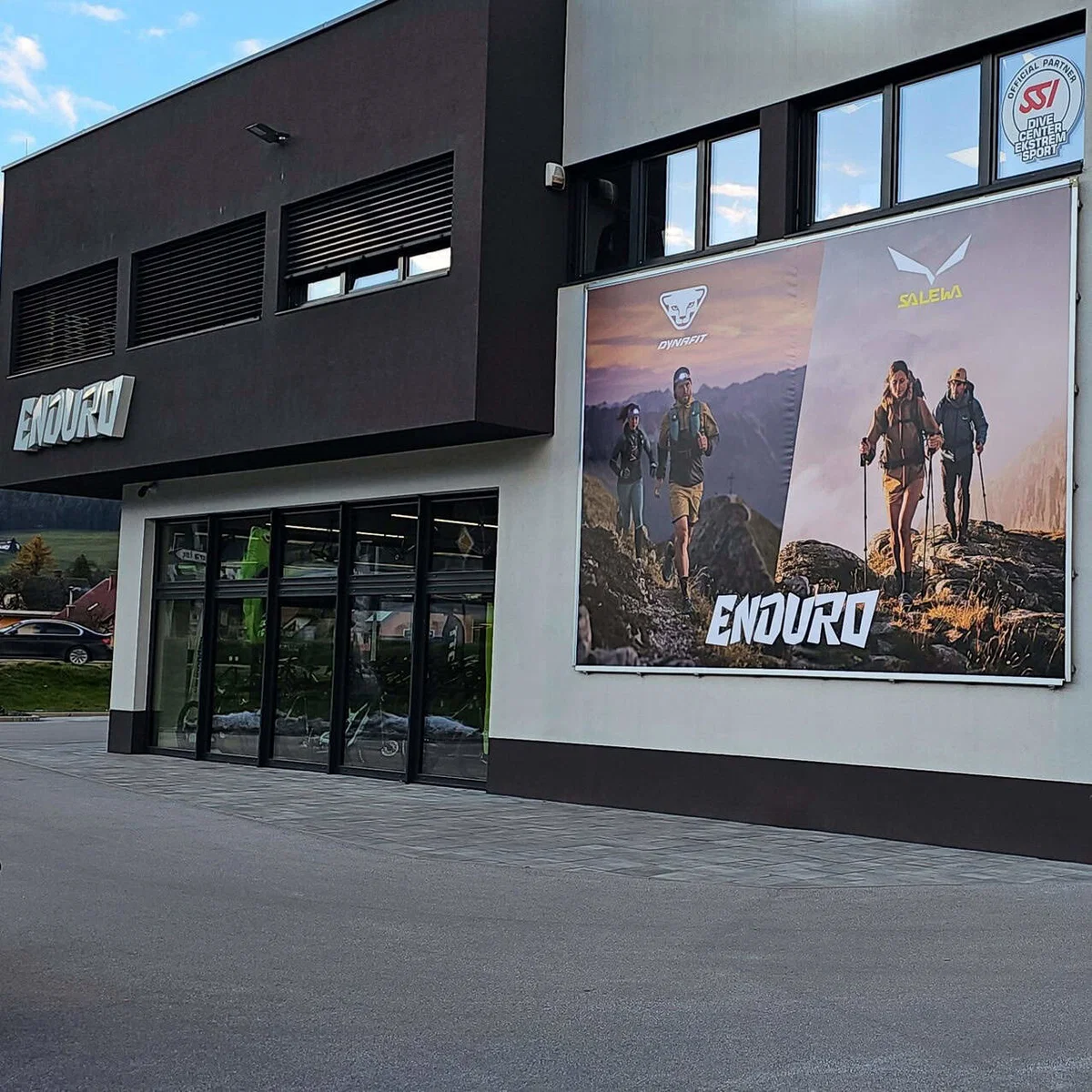 Z Enduro trgovino do lepih božičnih nagrad