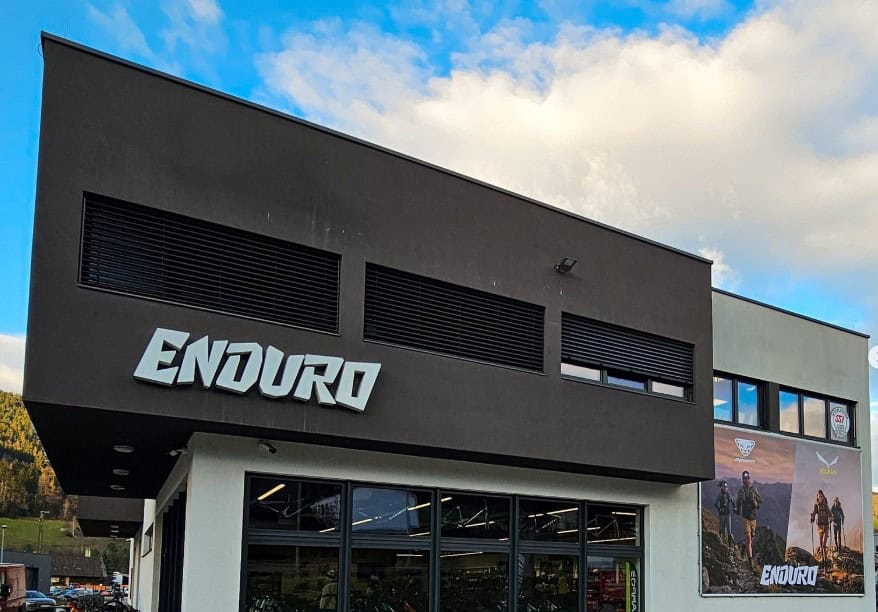 Trgovina Enduro razveseljuje z božično nagradno igro