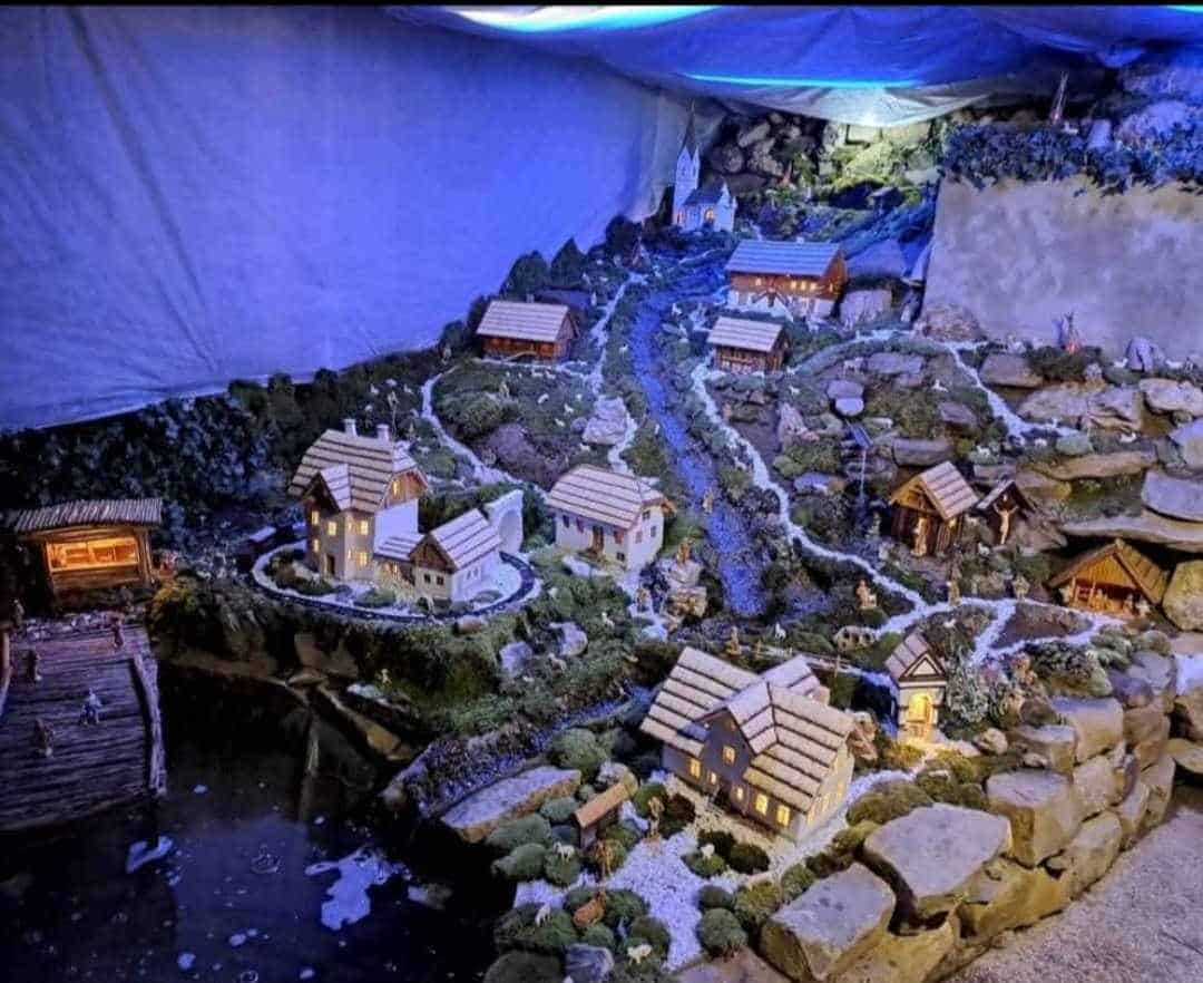 Jaslice z dobrodelno noto: Davorin Legner tudi letos vabi na ogled vse do Svečnice