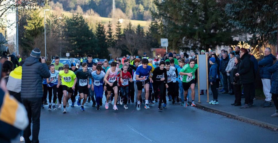 Na Ravnah danes tradicionalni silvestrski tek, že 31. po vrsti