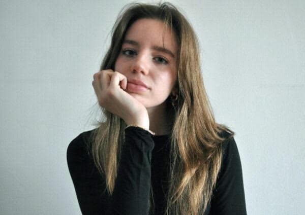 Iva Hancman, dijakinja Gimnazije Ravne, zmagovalka natečaja Mladi pisatelj leta 2024