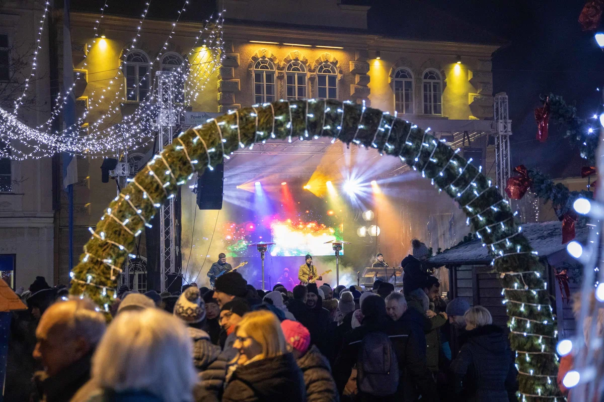 FOTO: Slovenj Gradec z množičnim silvestrovanjem na prostem v novo leto