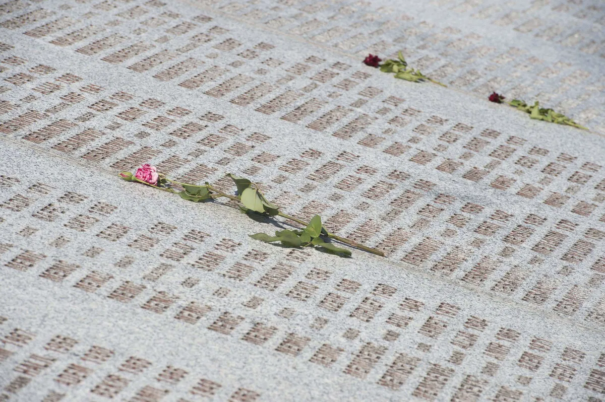 V Potočarih bodo danes obeležili 30. obletnico genocida v Srebrenici